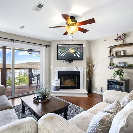 Family Lakefront Oasis - Picture Perfect Retreat